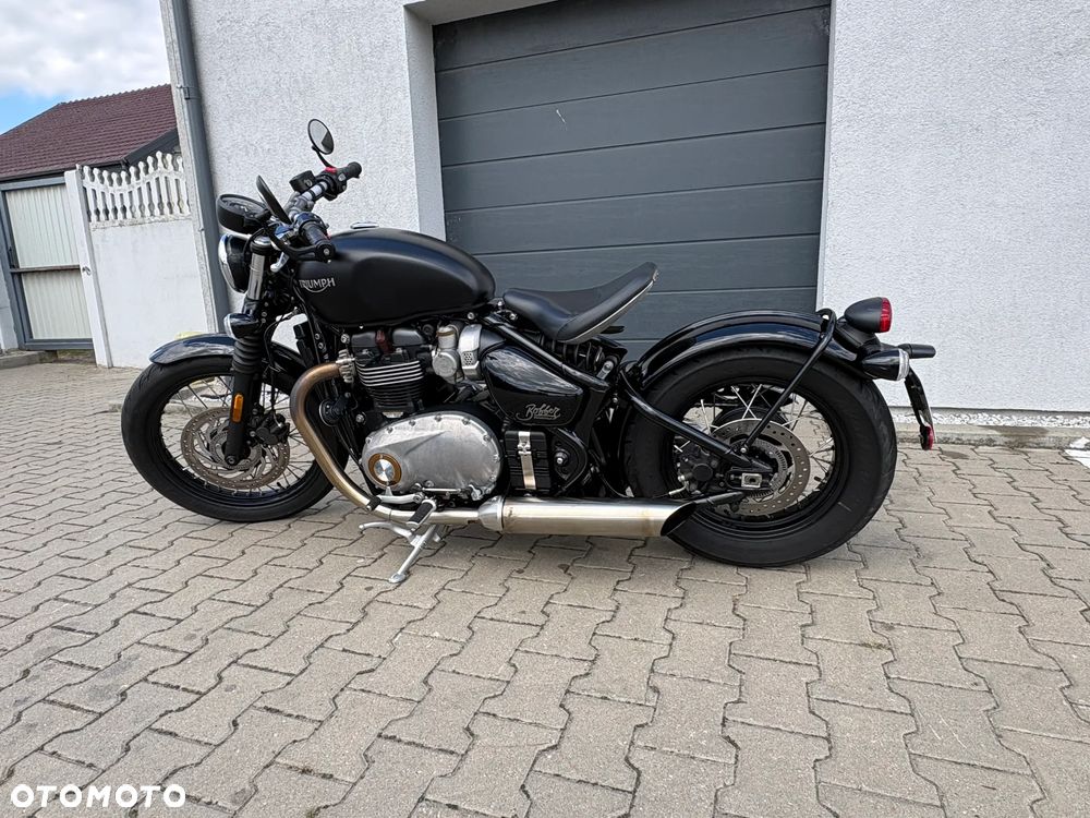 Triumph Bonneville Bobber - 4