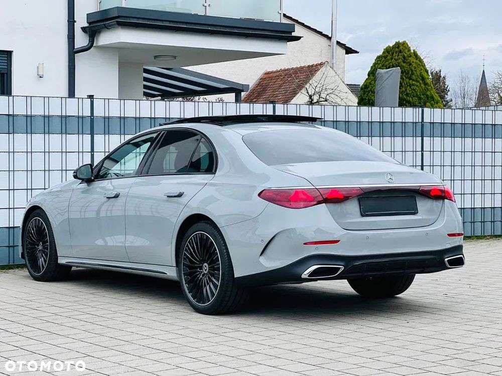 Mercedes-Benz Klasa E 220 d 4-Matic AMG - 4