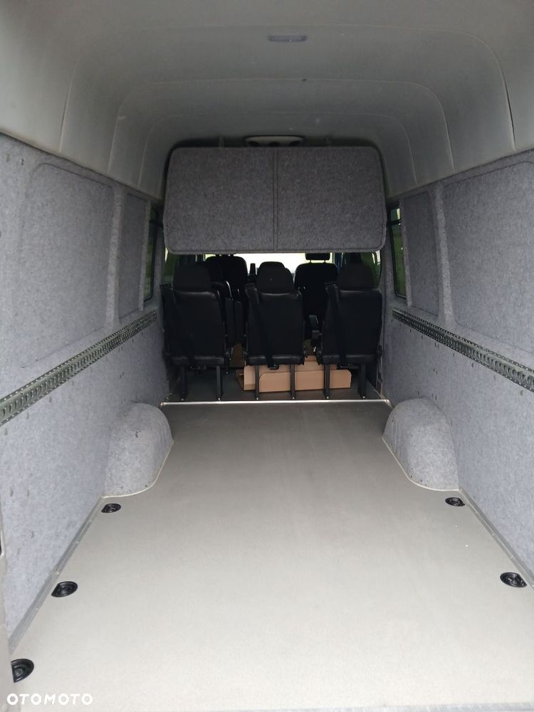 Mercedes-Benz Sprinter - 13