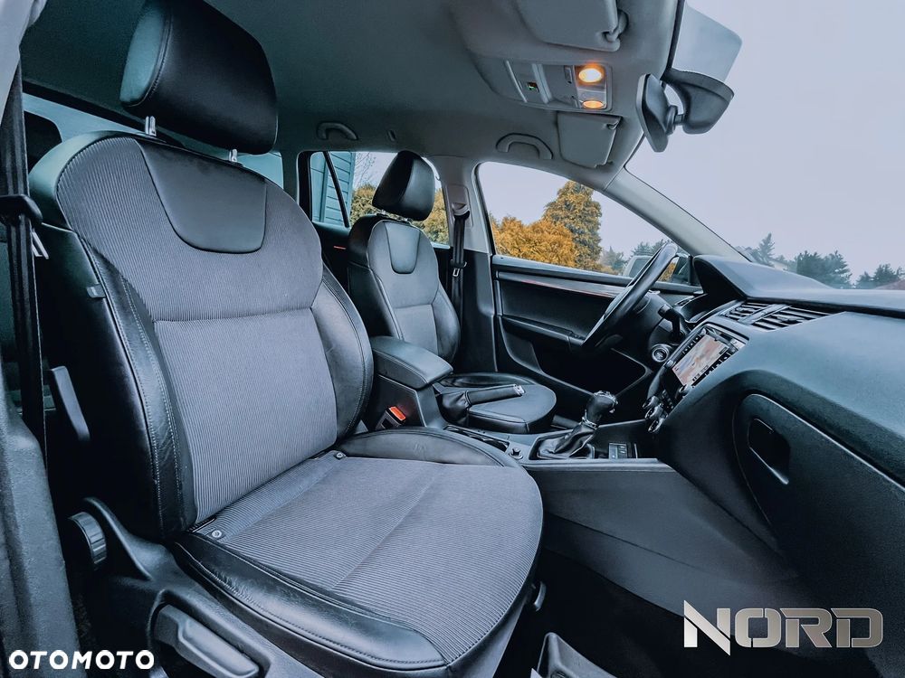 Skoda Octavia 2.0 TDI 4x4 DSG Style - 36