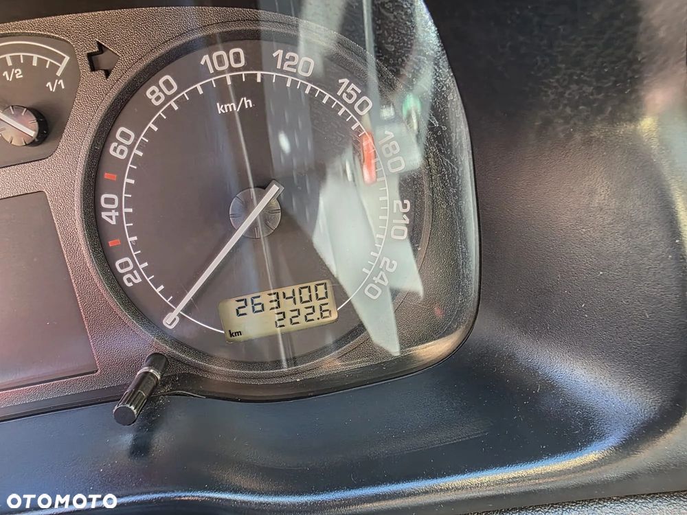 Skoda Octavia 1.6 Tour Ice - 12