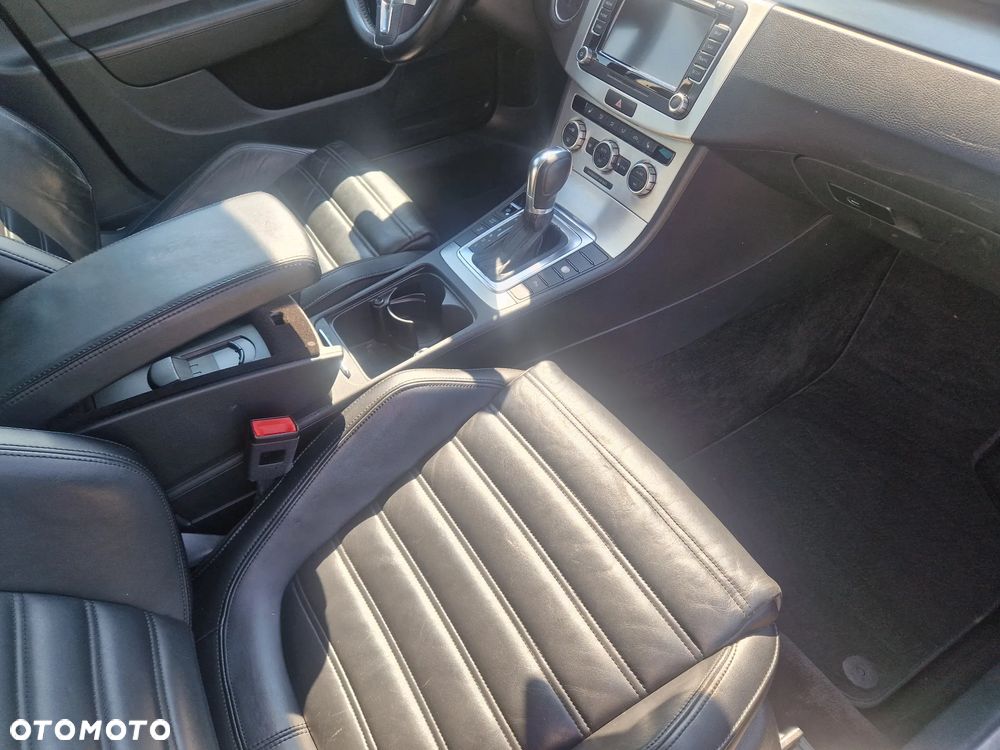 Volkswagen Passat 2.0 TDI 4Mot Highline DSG - 11