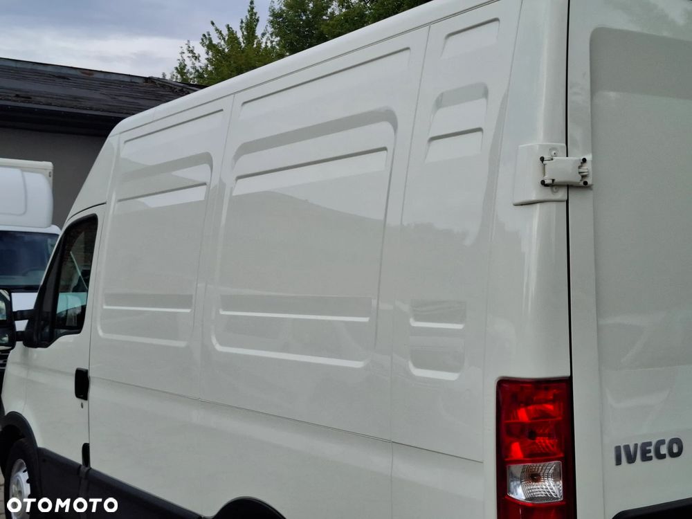 Iveco Daily 35S13 L2H2 ŚREDNIAK Klima HAK 3500KG - 12