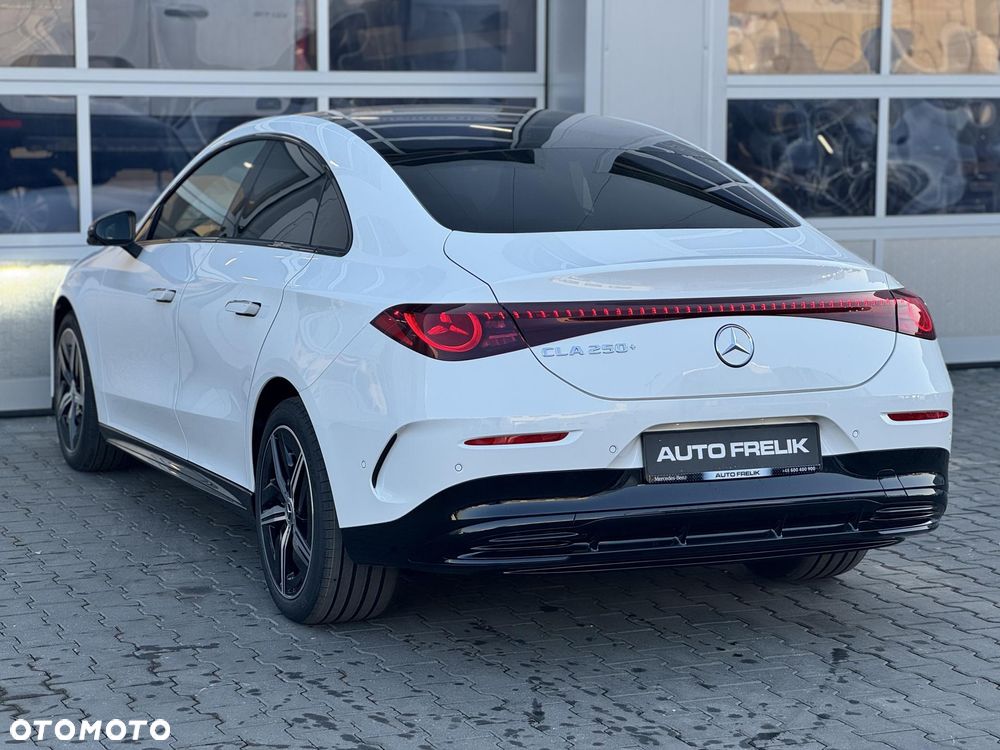 Mercedes-Benz CLA - 11