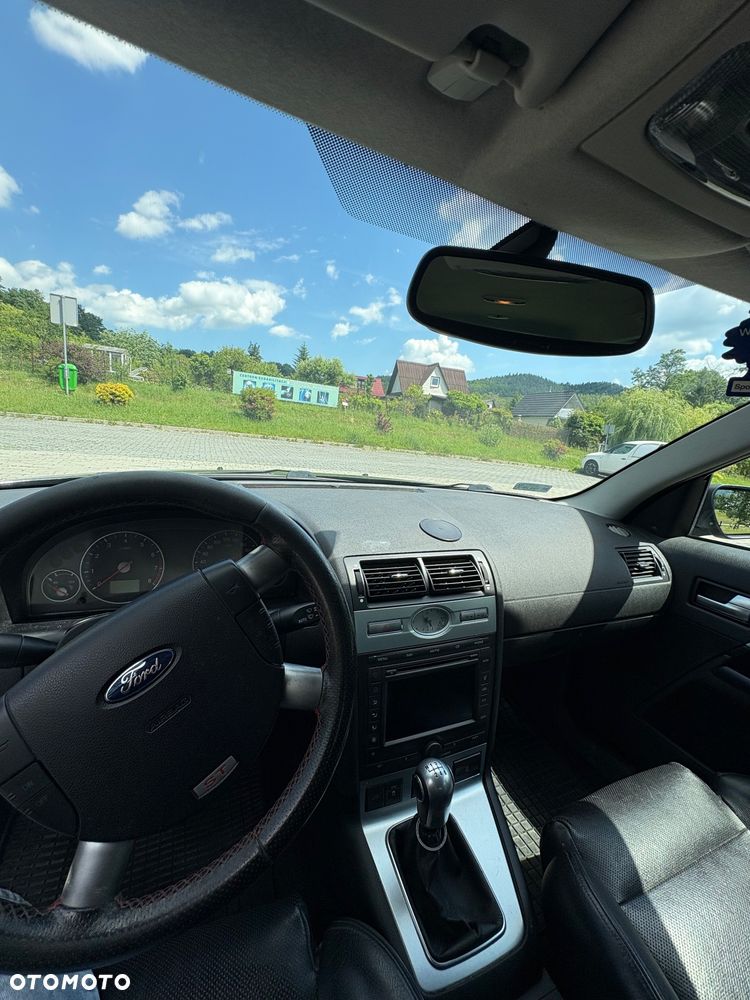 Ford Mondeo V6 ST 220 - 13