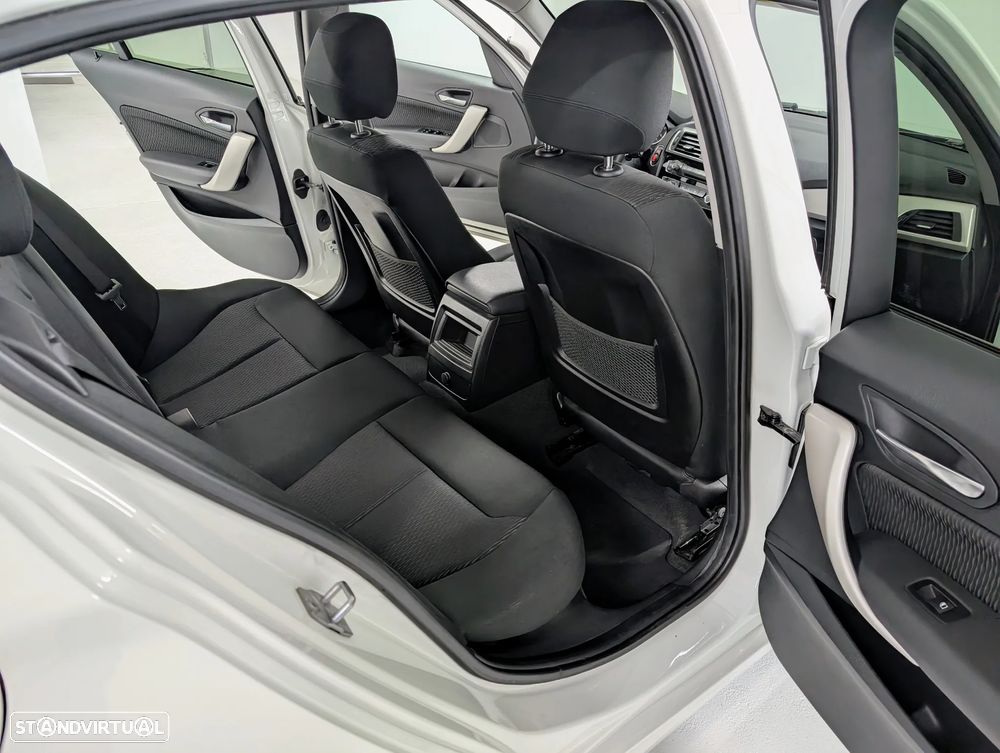 BMW 116 d EfficientDynamics - 7