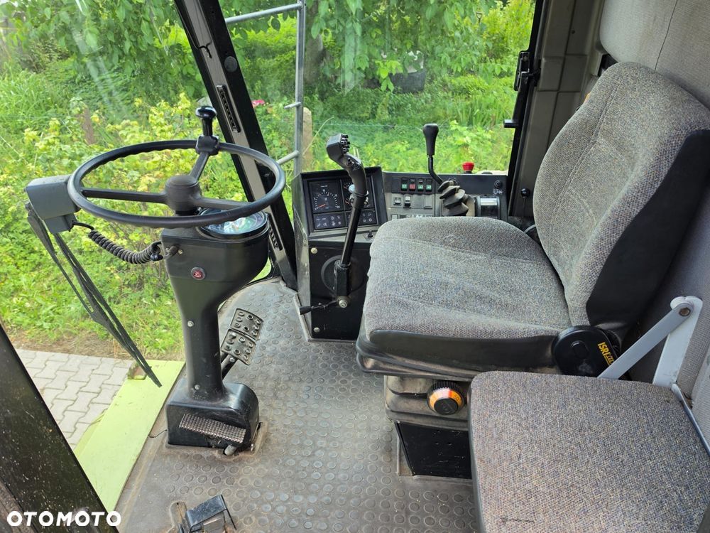Claas Mega 208 - 10