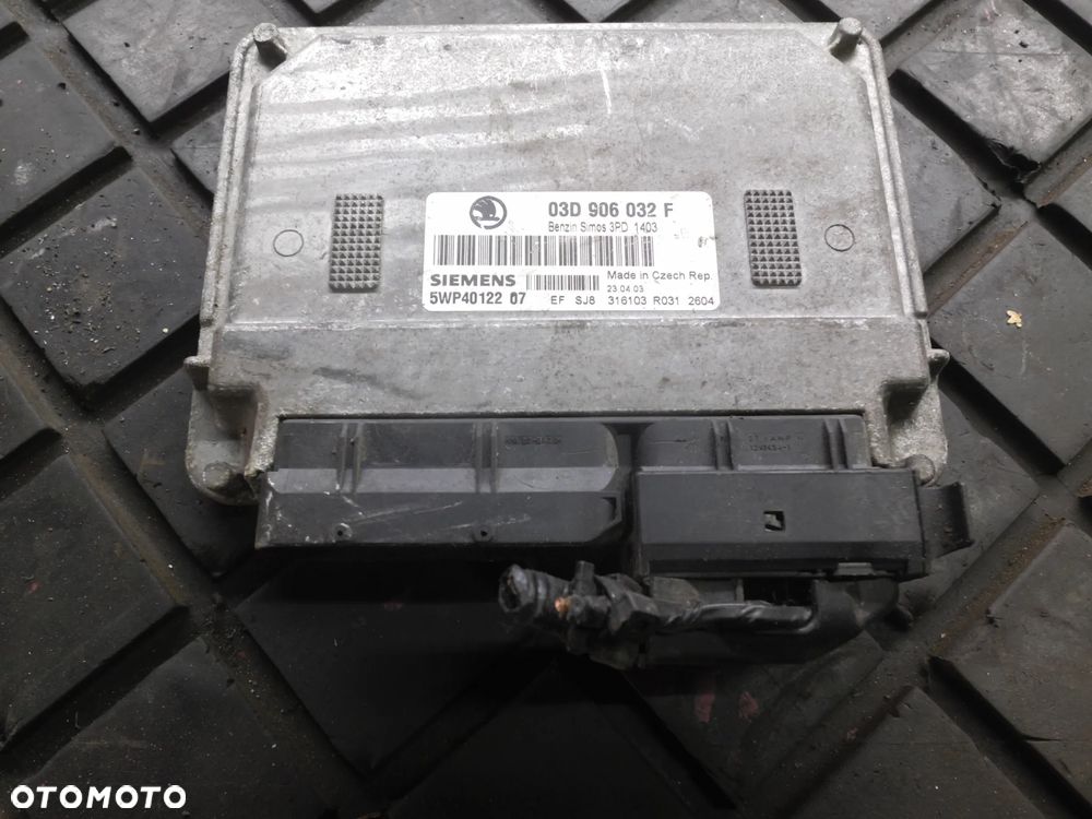 SKODA FABIA I KOMPUTER SILNIKA 1,2 03D906032F SIEMENS AWY POSIADAM 4 SZT - 7