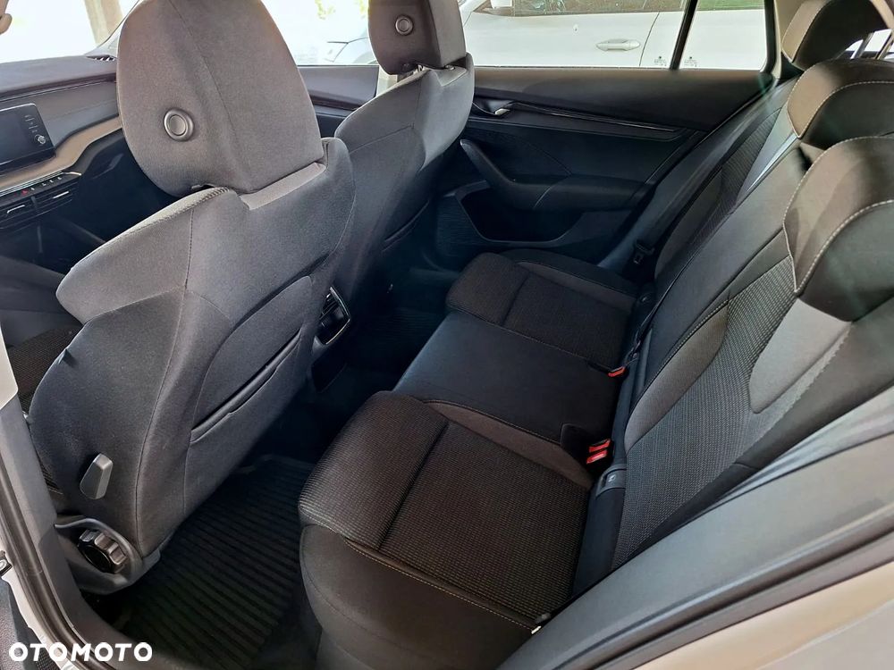 Skoda Octavia 2.0 TDI Ambition DSG - 6