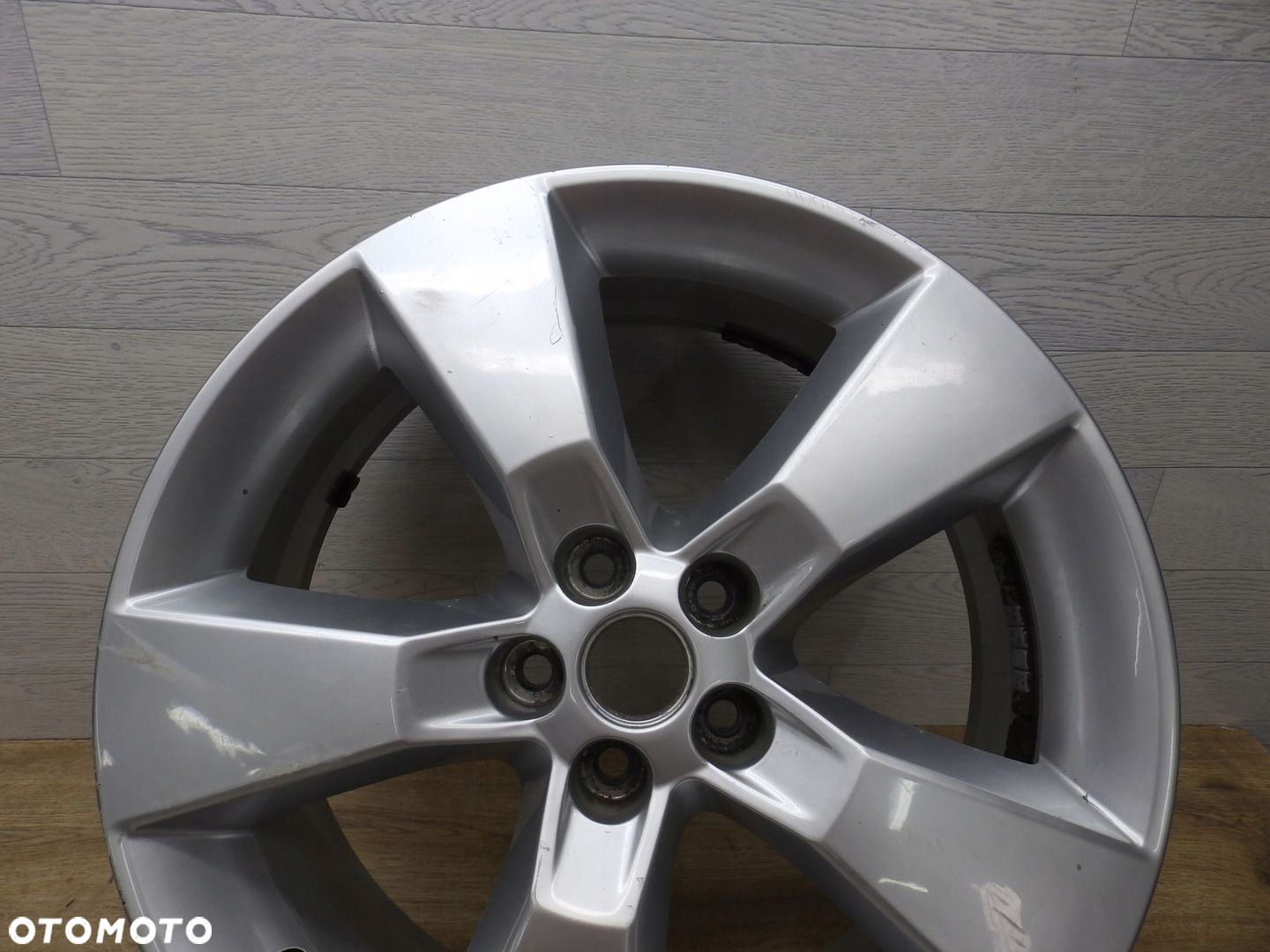 Felga Chevrolet Trax Opel Mokka 18x7.0J Et38 5x105 - 3