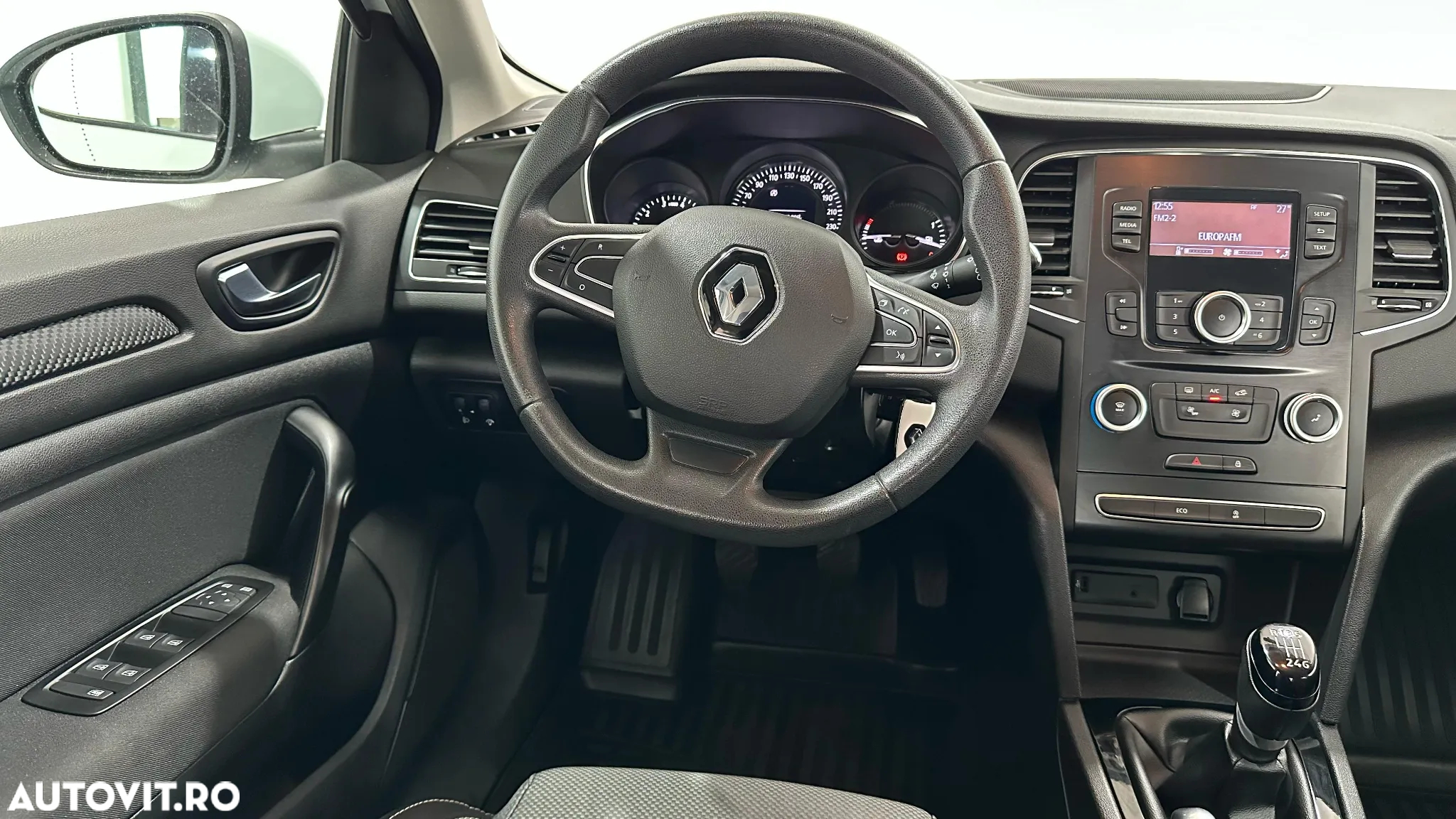 Renault Megane TCe Zen - 6