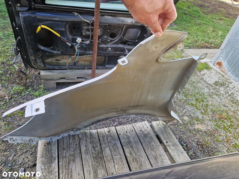 BŁOTNIK PRAWY MERCEDES SPRINTER 907 910 - 16