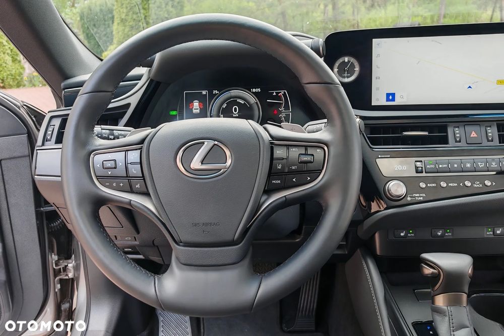 Lexus ES 300h Business Edition - 29