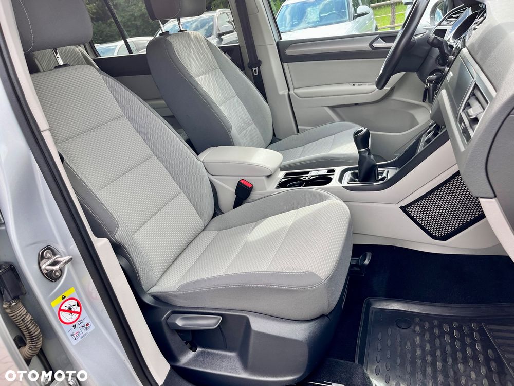 Volkswagen Touran 1.6 TDI SCR (BlueMotion Technology) SOUND - 16