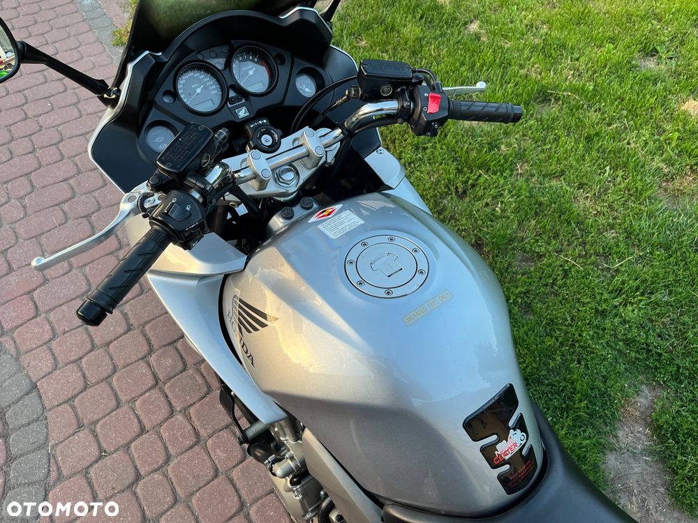 Honda CBF - 22