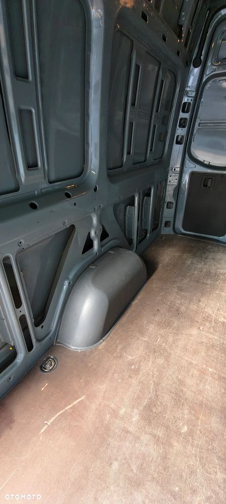 Mercedes-Benz Sprinter - 25