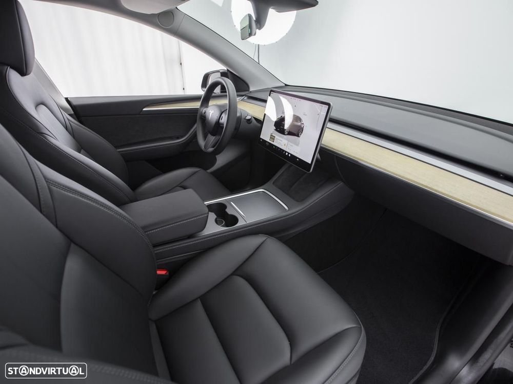 Tesla Model Y Long Range RWD - 13