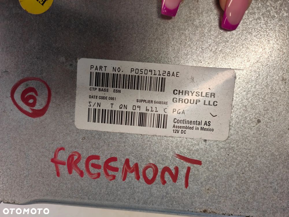 FIAT FREEMONT 11r RADIO WYŚWIETLACZ NAWIGACJA P05091128AE - 2
