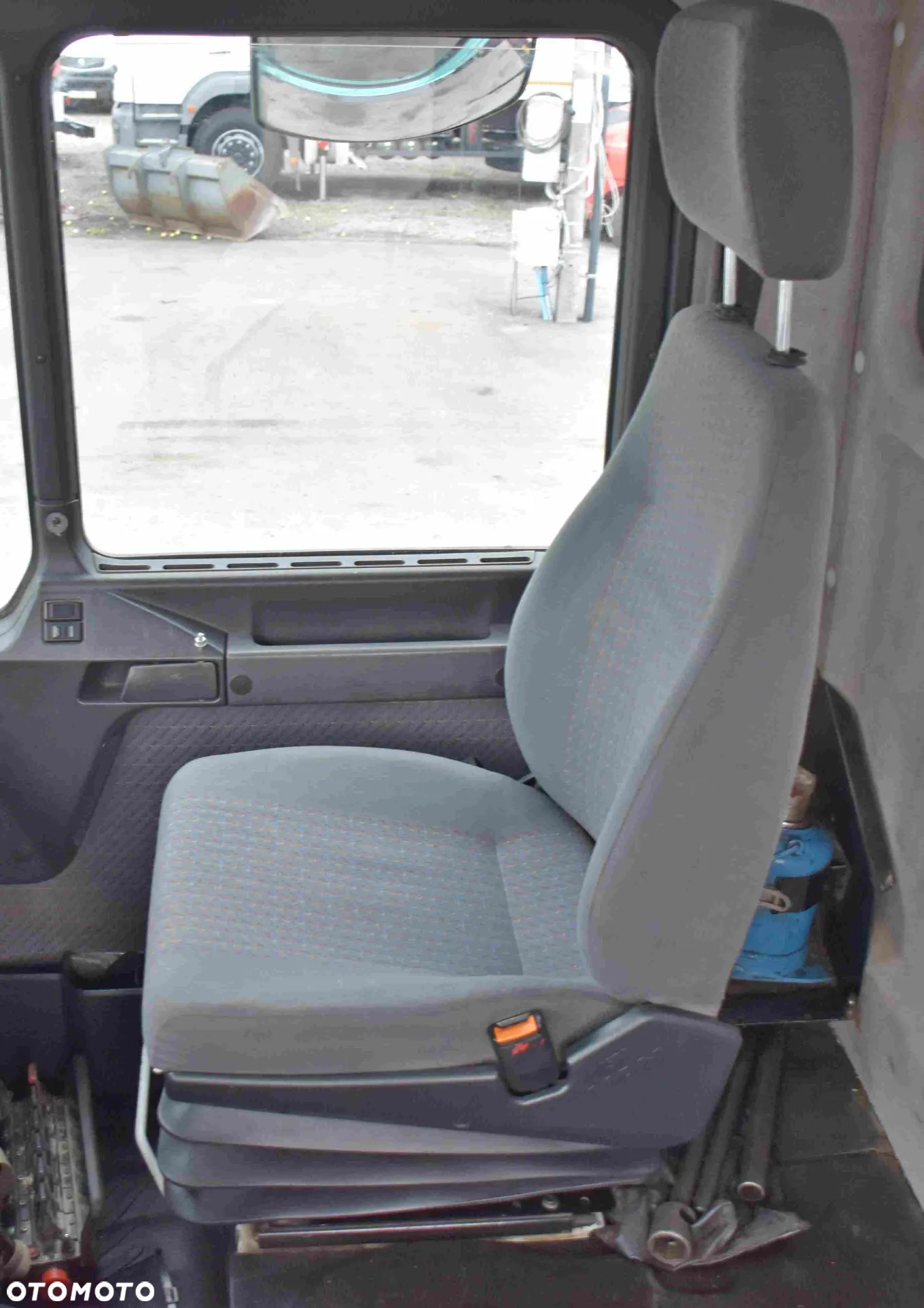 MAN 27 - 314 * WYWROTKA 5,30m + HIAB 220 C - 3 + PILOT / 6x4 - 10