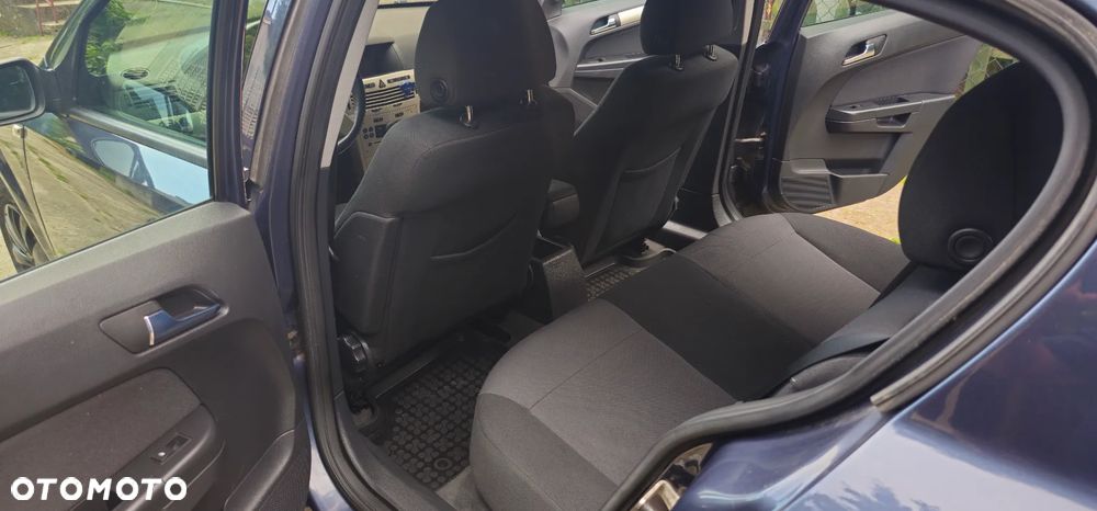 Opel Astra 1.9 CDTI DPF Cosmo - 9
