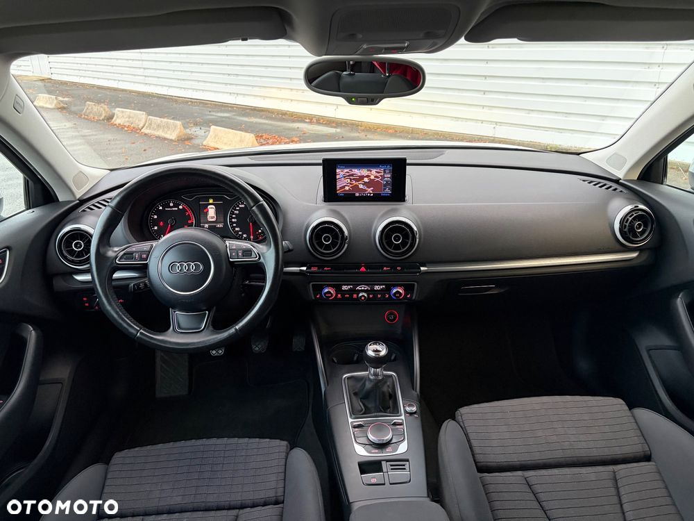 Audi A3 Sportback 1.4 TFSI Ambiente - 31