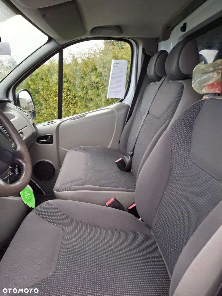 Opel Vivaro - 8