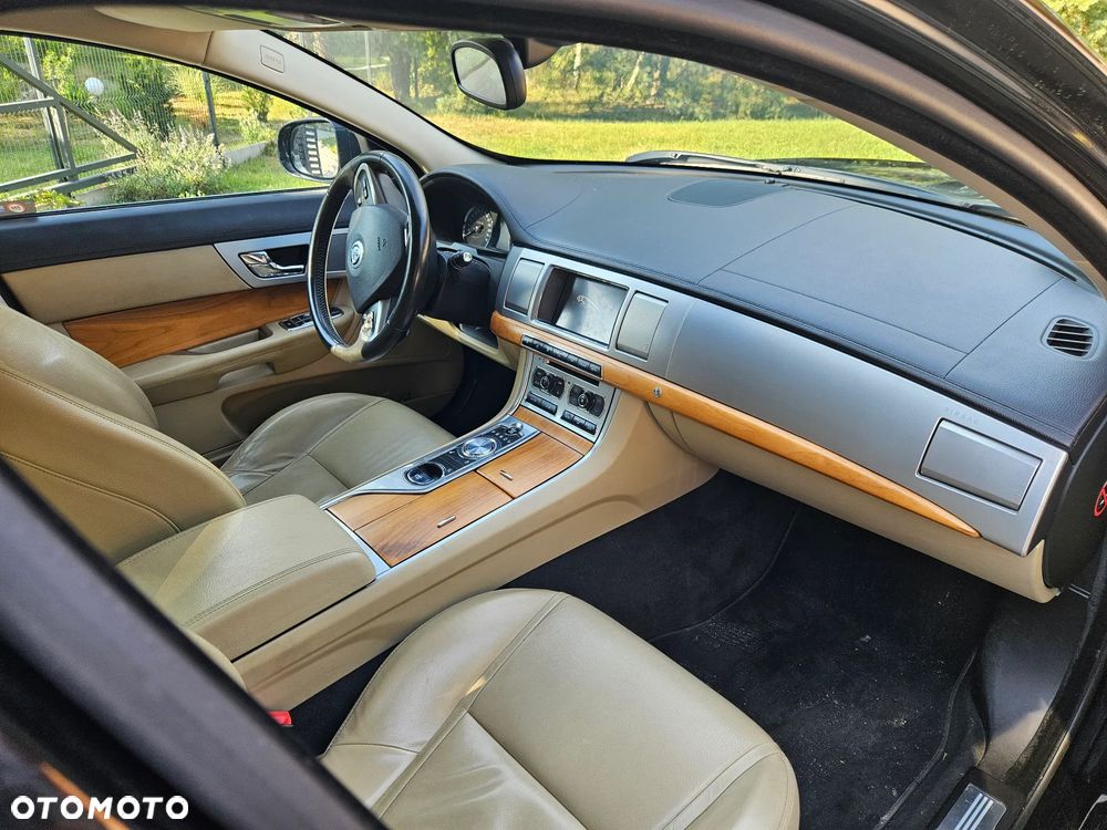 Jaguar XF 2.2 D Luxury - 3