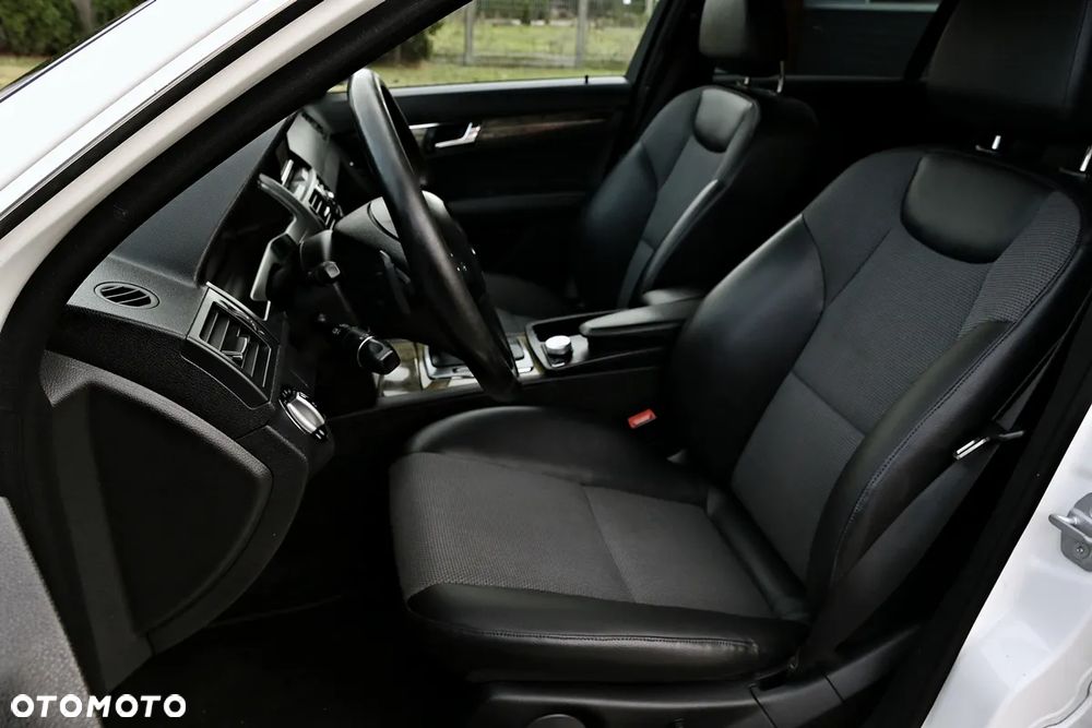 Mercedes-Benz Klasa C 220 CDI DPF Automatik Avantgarde - 28