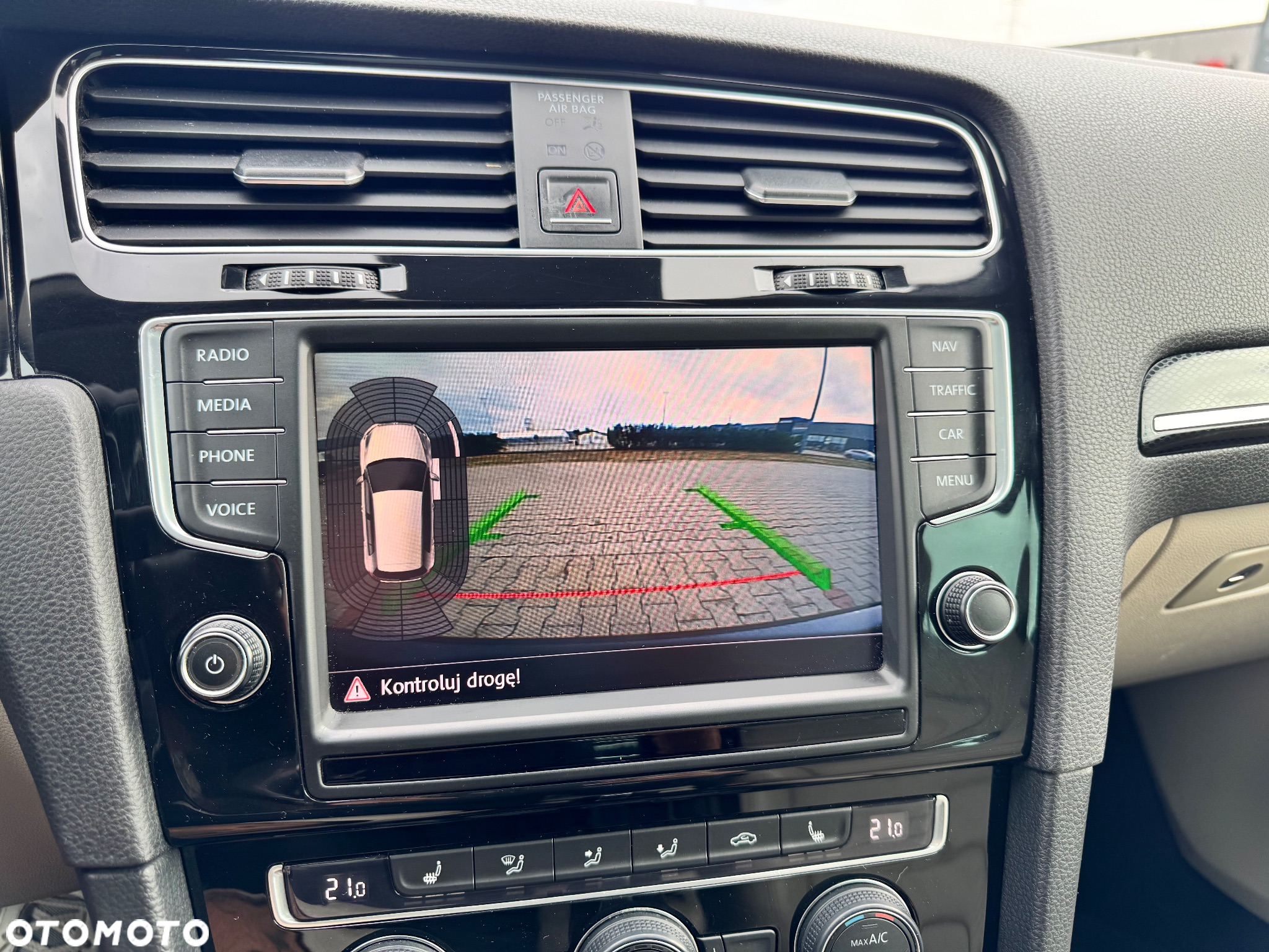 Volkswagen Golf - 11