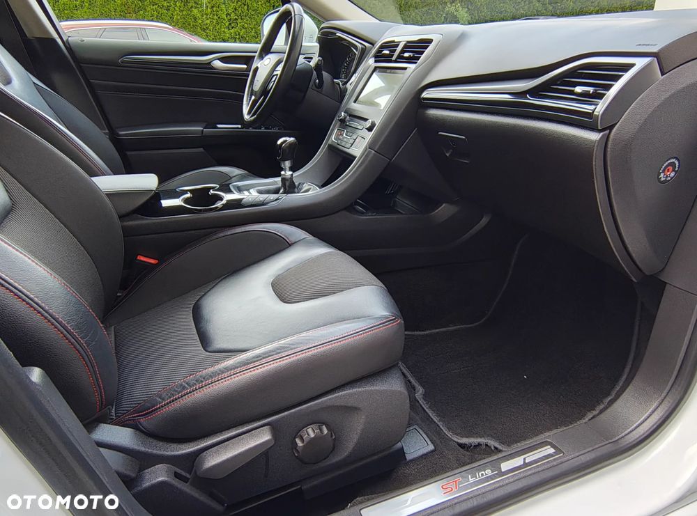 Ford Mondeo 2.0 TDCi STart-Stopp ST-Line - 38