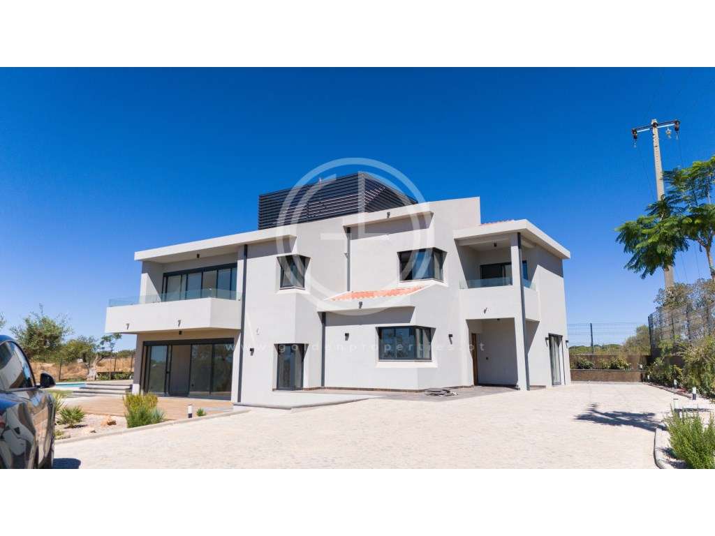 Invista na sua casa de sonho! Moradia T5 em Quarteira, perto da Pra... - Grande imagem: 4/60