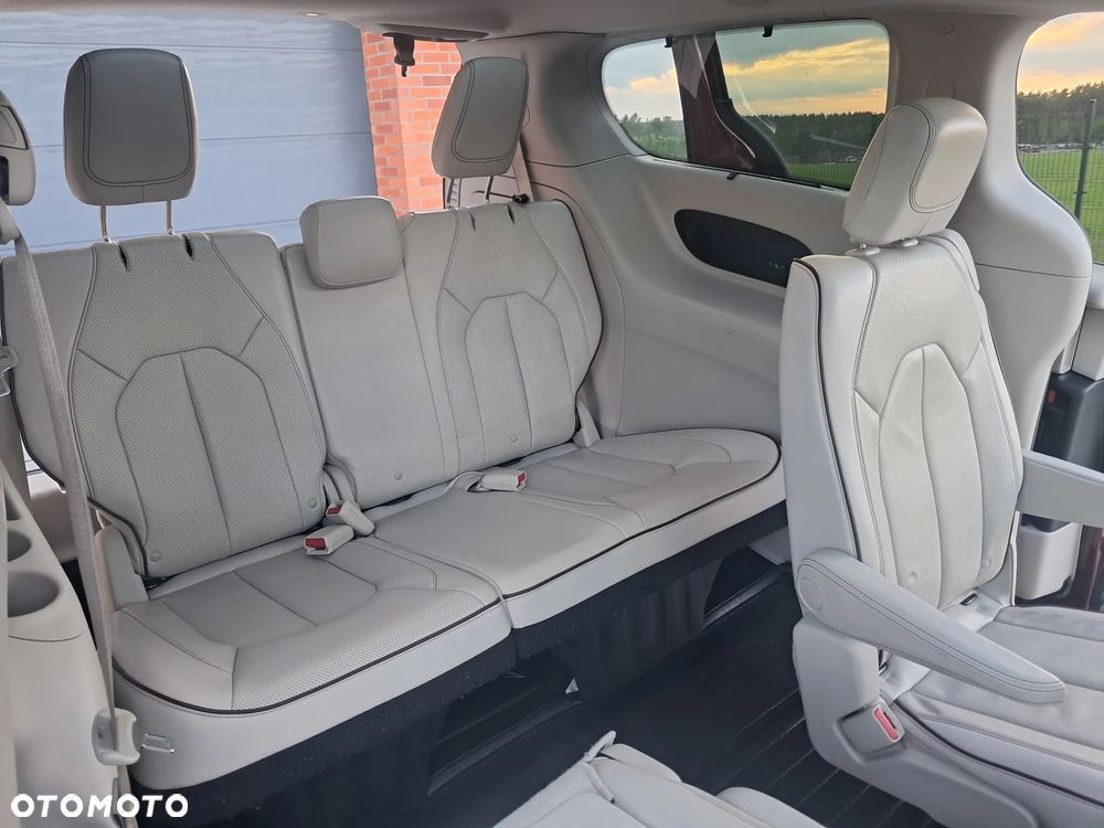 Chrysler Pacifica - 13