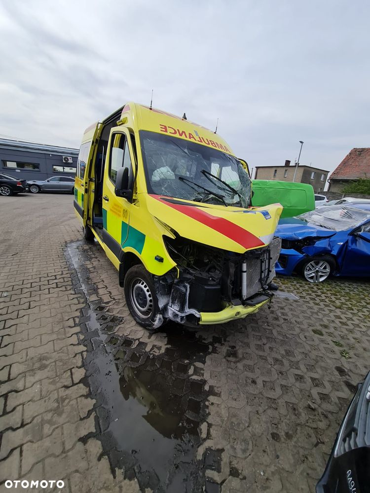 Mercedes-Benz Sprinter Ambulans Kamper Furgon W907 319 CDI 3.0 V6 190 KM - 11