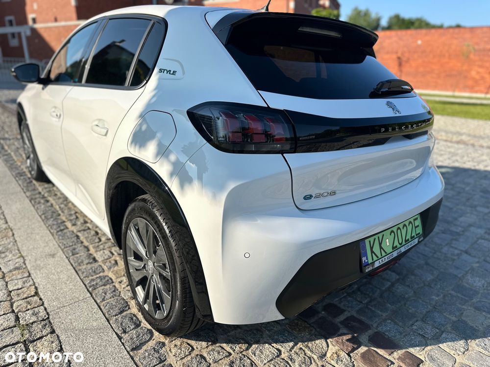 Peugeot 208 50kWh Style - 11