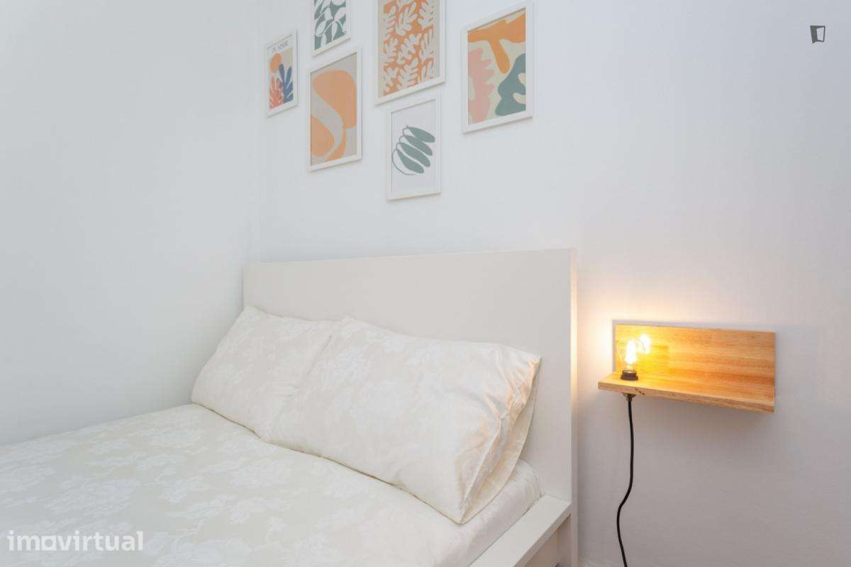 Quarto - localizado em Arroios Lisbon - Grande imagem: 3/10