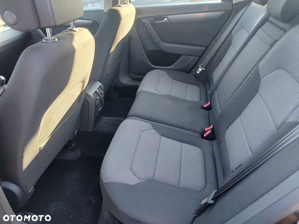 Volkswagen Passat 2.0 TDI Comfortline - 19