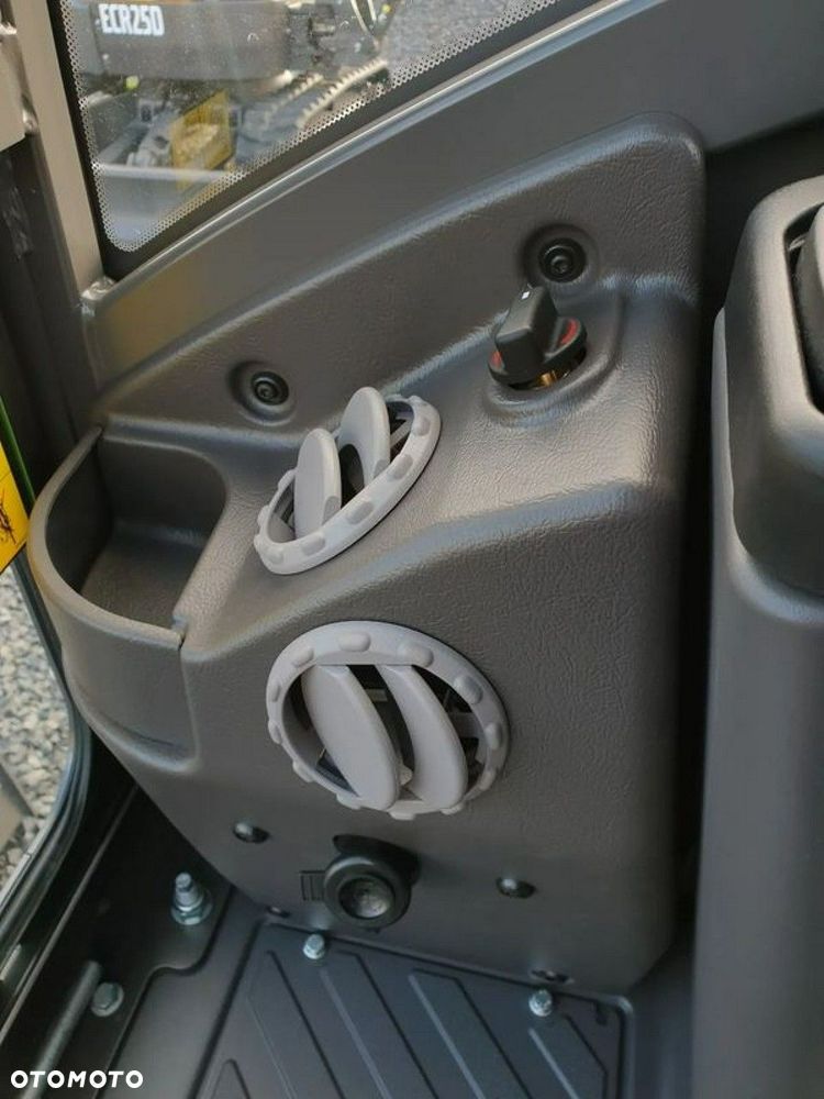 Volvo ECR25D NOWA DOSTĘPNA OD RĘKI, SZYBKOZŁĄCZE, DŁUGIE RAMIĘ, OBRÓT W OBRYSIE - 34