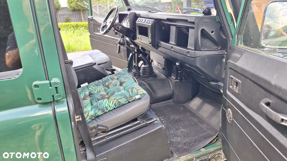 Land Rover Defender 2.5 TDI - 10