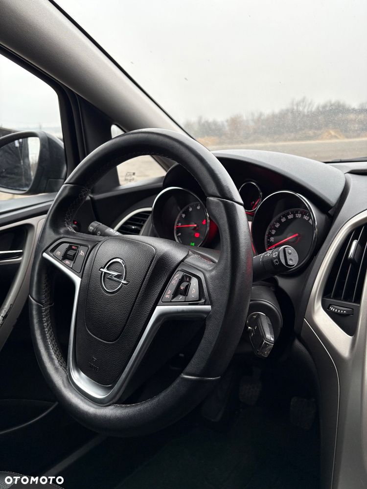 Opel Astra 1.4 Turbo - 11