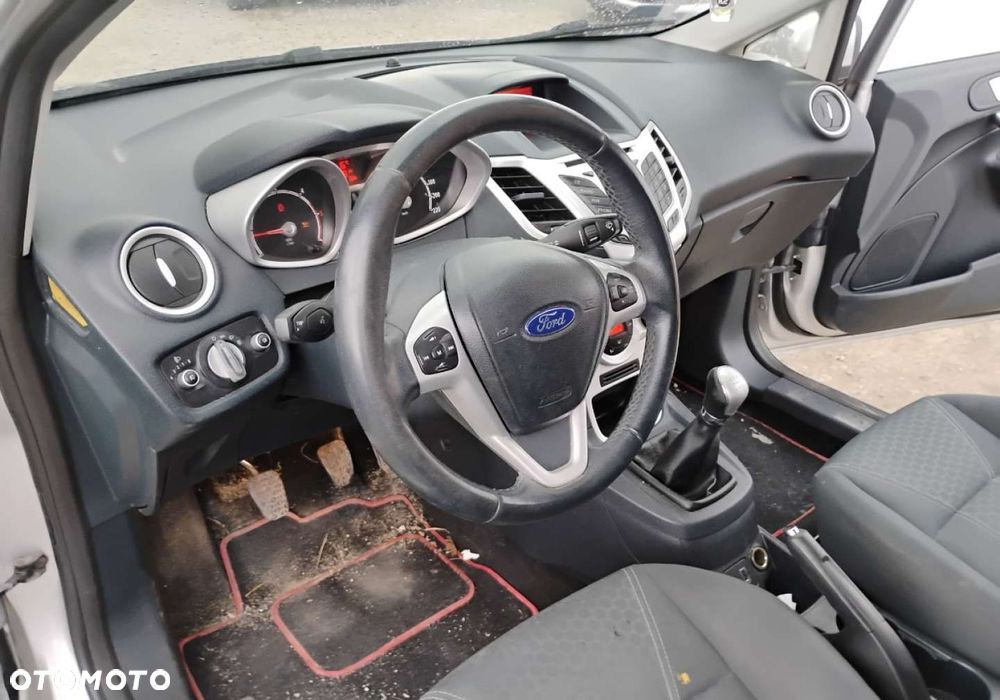 Ford Fiesta - 13