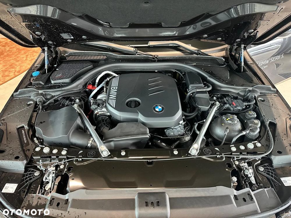 BMW Seria 5 520d mHEV - 19