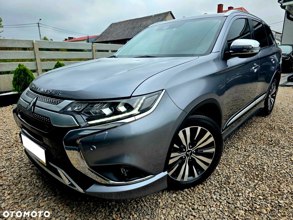 Mitsubishi Outlander 2.0 Instyle + 4WD CVT - 5