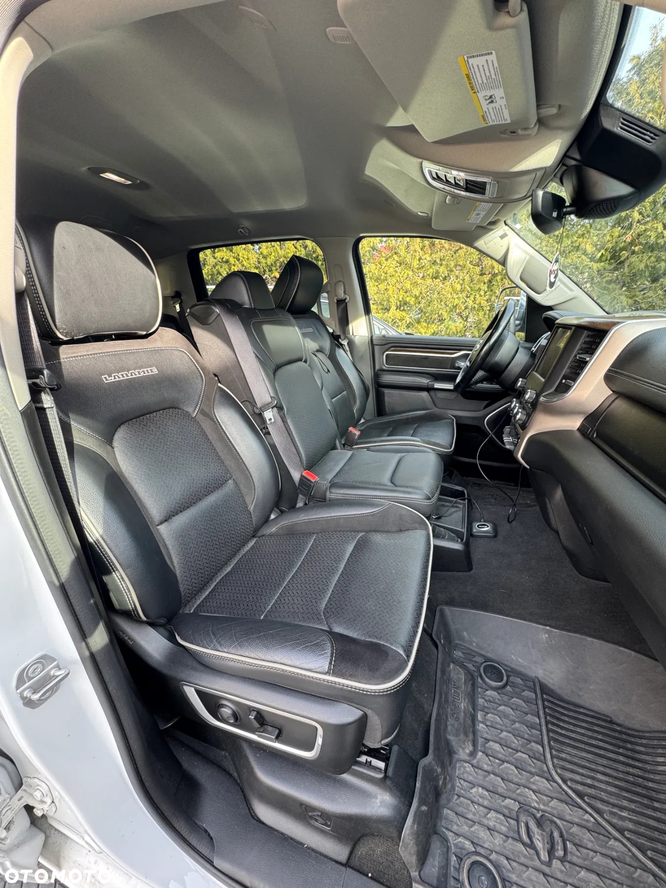 RAM 1500 Crew Cab Laramie - 12