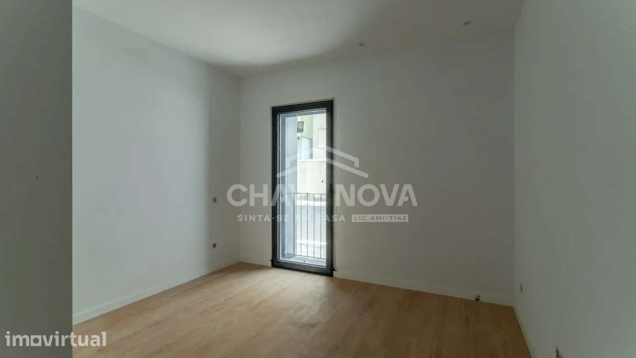 T0 em Paranhos c/ lugar de garagem - Grande imagem: 4/8