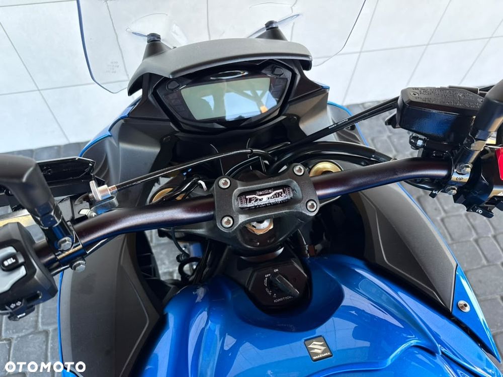Suzuki GSX - 37