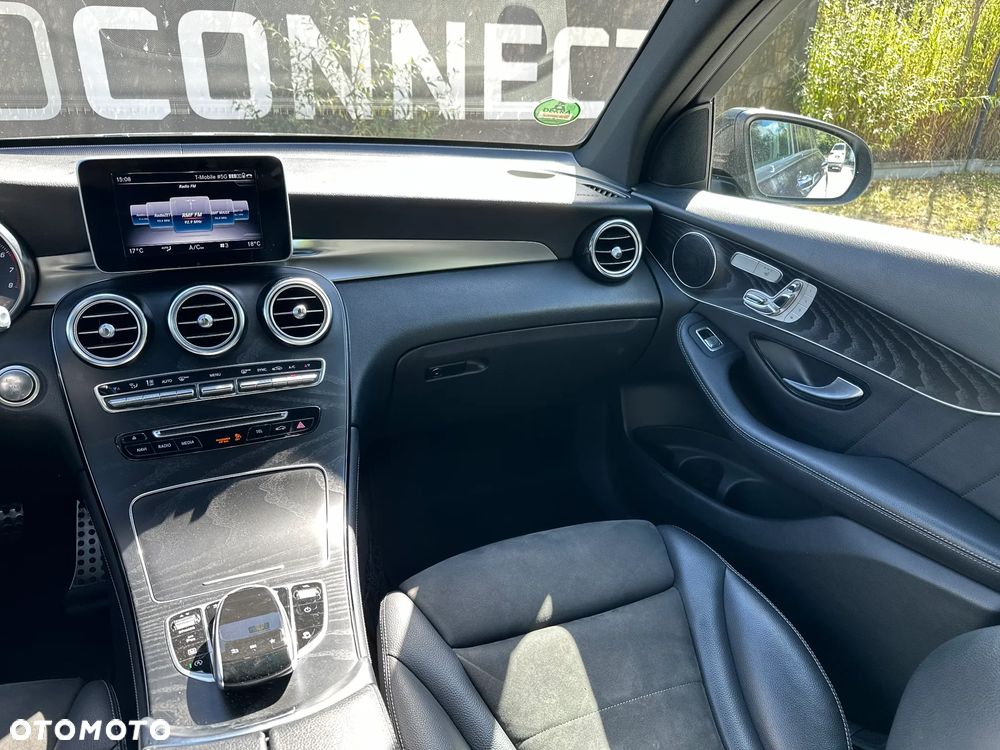Mercedes-Benz GLC 250 4Matic 9G-TRONIC AMG Line - 21