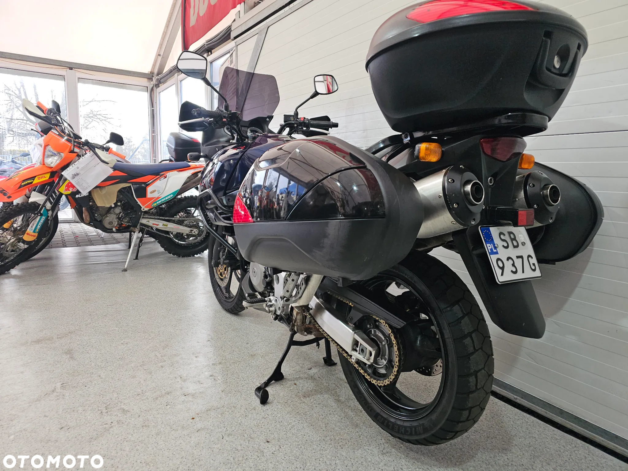 Suzuki DL - 12