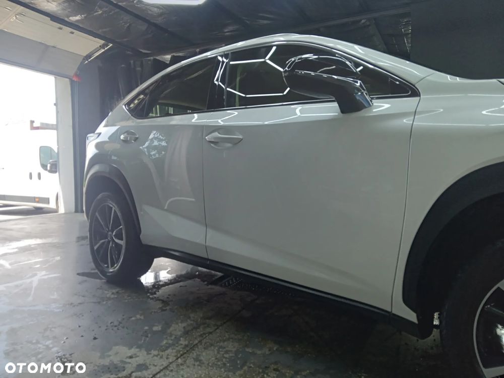Lexus NX 200t Prestige AWD - 6