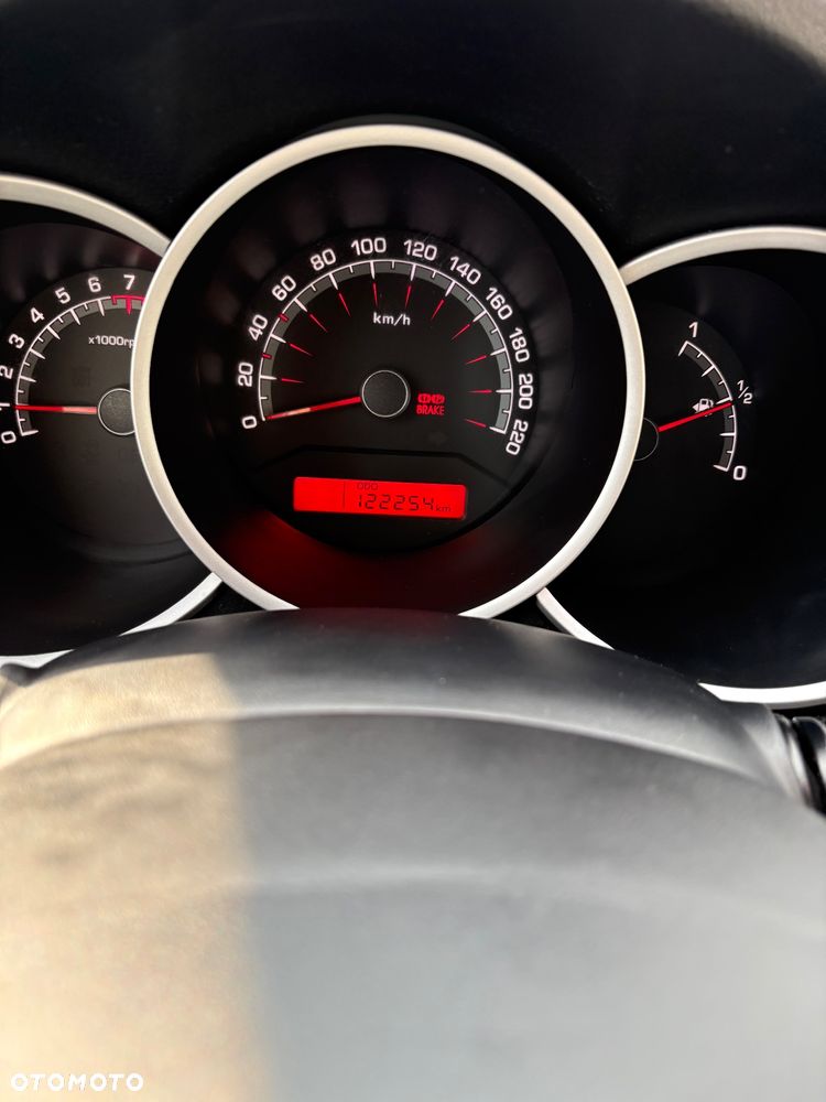 Kia Venga 1.4 M - 11