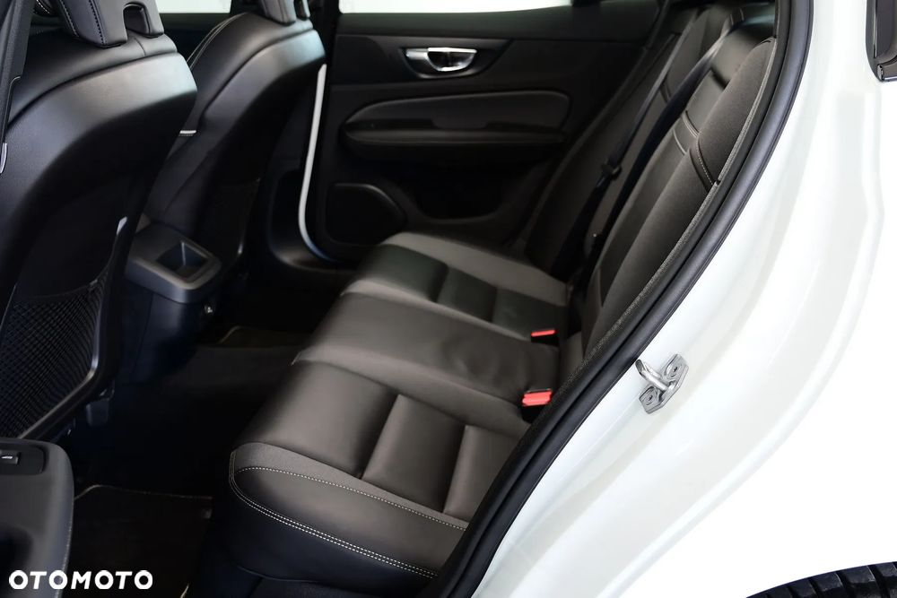 Volvo S60 T4 R-Design - 20